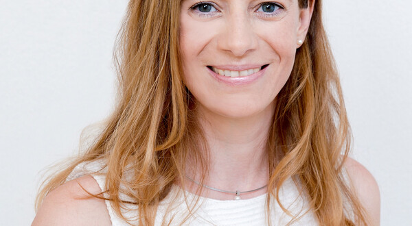 Maria Höfle, Buchautorin